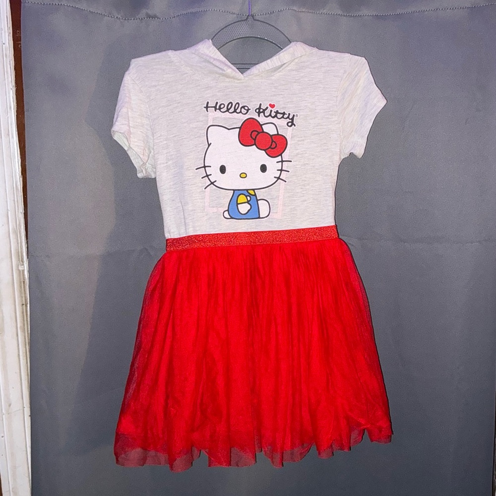 Hello Kitty Gray Graphic Tee